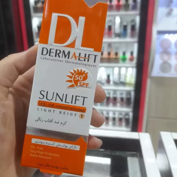 کرم ضد آفتاب رنگی درمالیفت با SPF50 مناسب پوست چرب