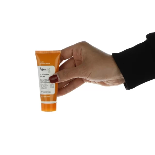 کرم ضد آفتاب رنگی وچه SPF50 مدل Ultra Protect مناسب انواع پوست حجم 40 میلی لیتر